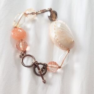 NWOT Shell and Bead Toggle Bracelet